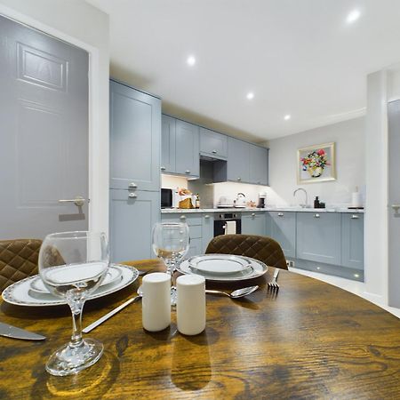Modern Duplex Central Free Parking Wi-Fi Apartment Cheltenham Bagian luar foto